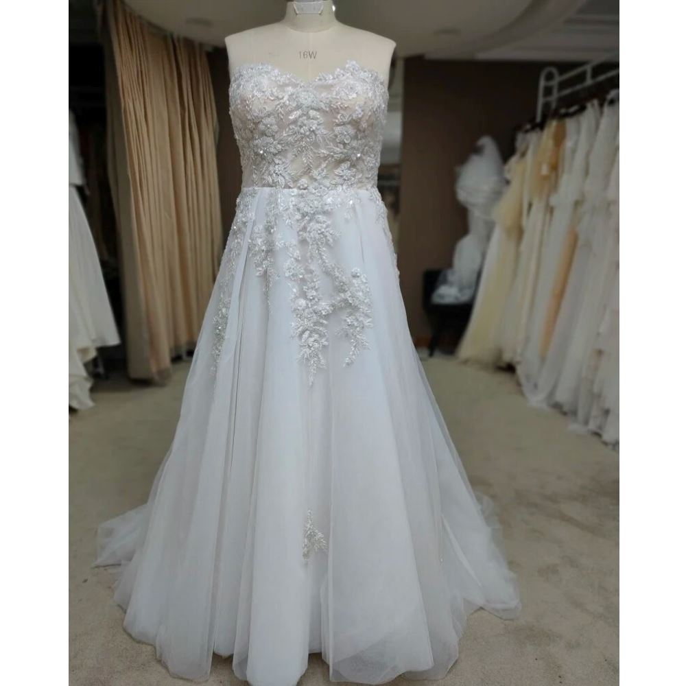 Gray Lace 3D Flowers Applique Strapless Tulle Boho Wedding Dresses Boho Wedding Dresses BLISSGOWN 