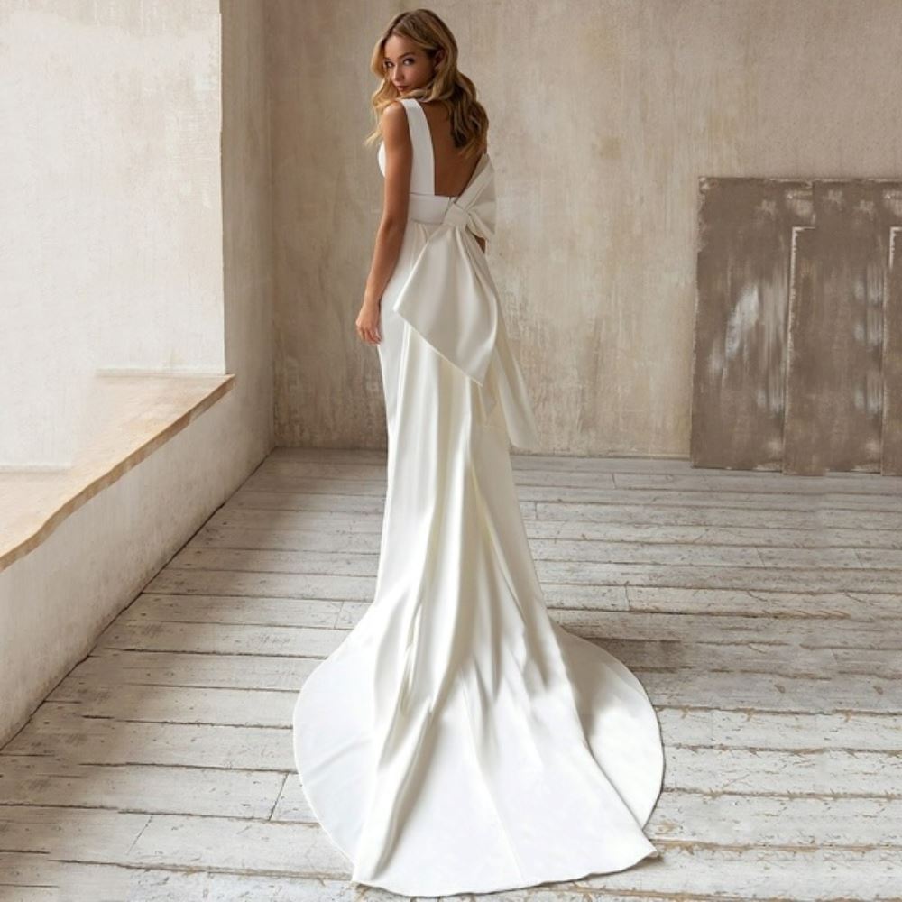 Elegant Detachable Train Bow V-Neck Mermaid Wedding Dress Classic Wedding Dresses BlissGown 