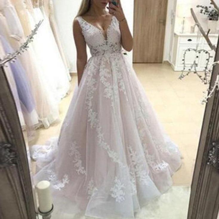 V-Neck Bridal Gowns Backless Sleeveless Full Appliques Lace Wedding Dress Romantic Wedding Dresses BlissGown 